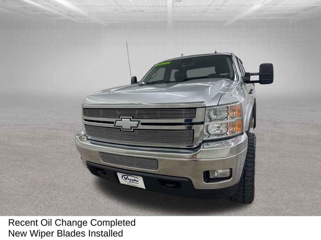 Used 2011 Chevrolet Silverado 2500 LT w/ Interior Plus Package AWD/4WD image 6