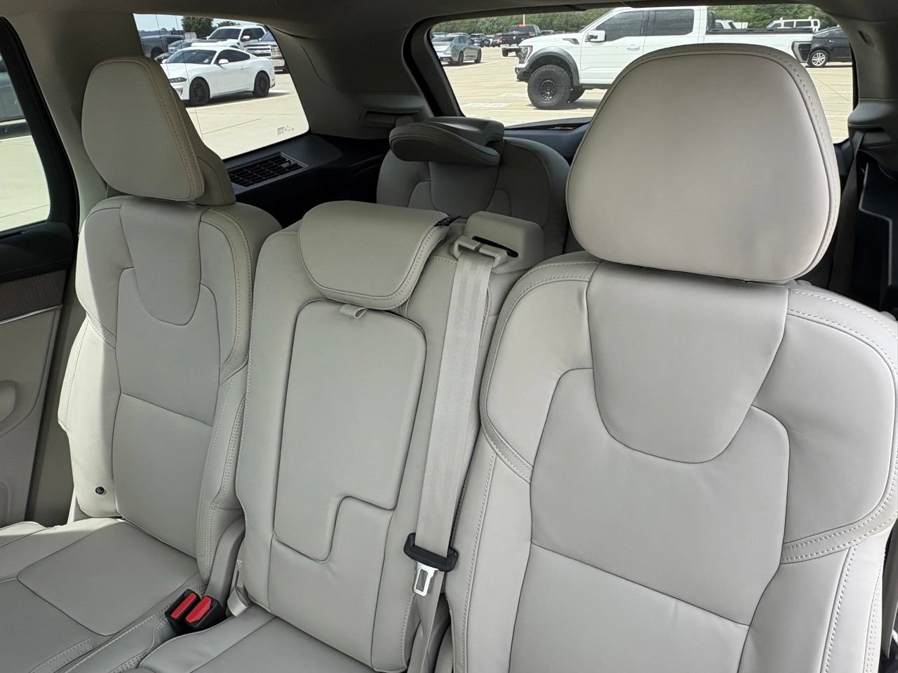 New 2026 Volvo XC90 B6 Ultra w/ Protection Package Premier AWD/4WD image 23