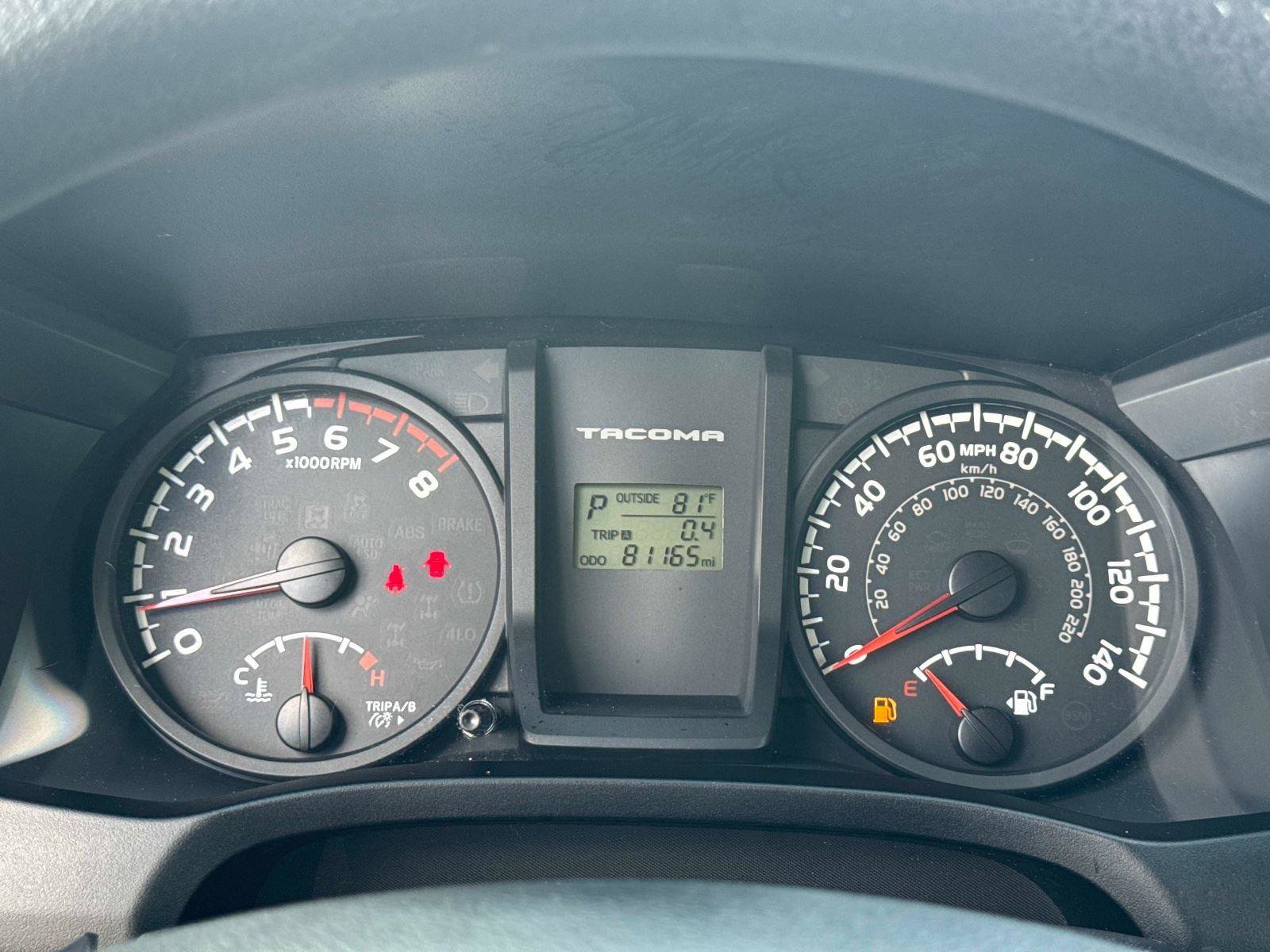 Used 2016 Toyota Tacoma SR image 24