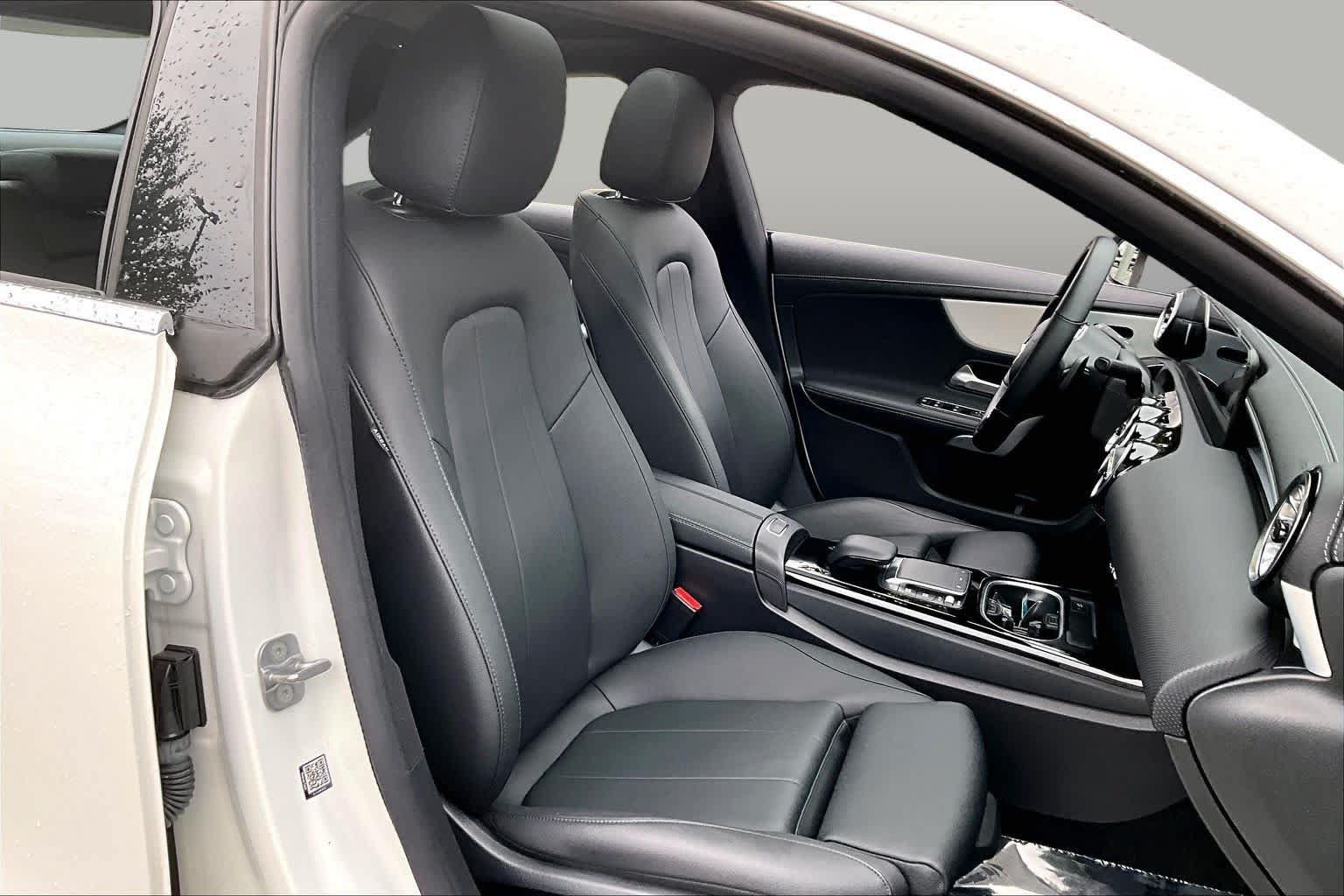 Used 2023 Mercedes-Benz CLA 250 4MATIC image 9