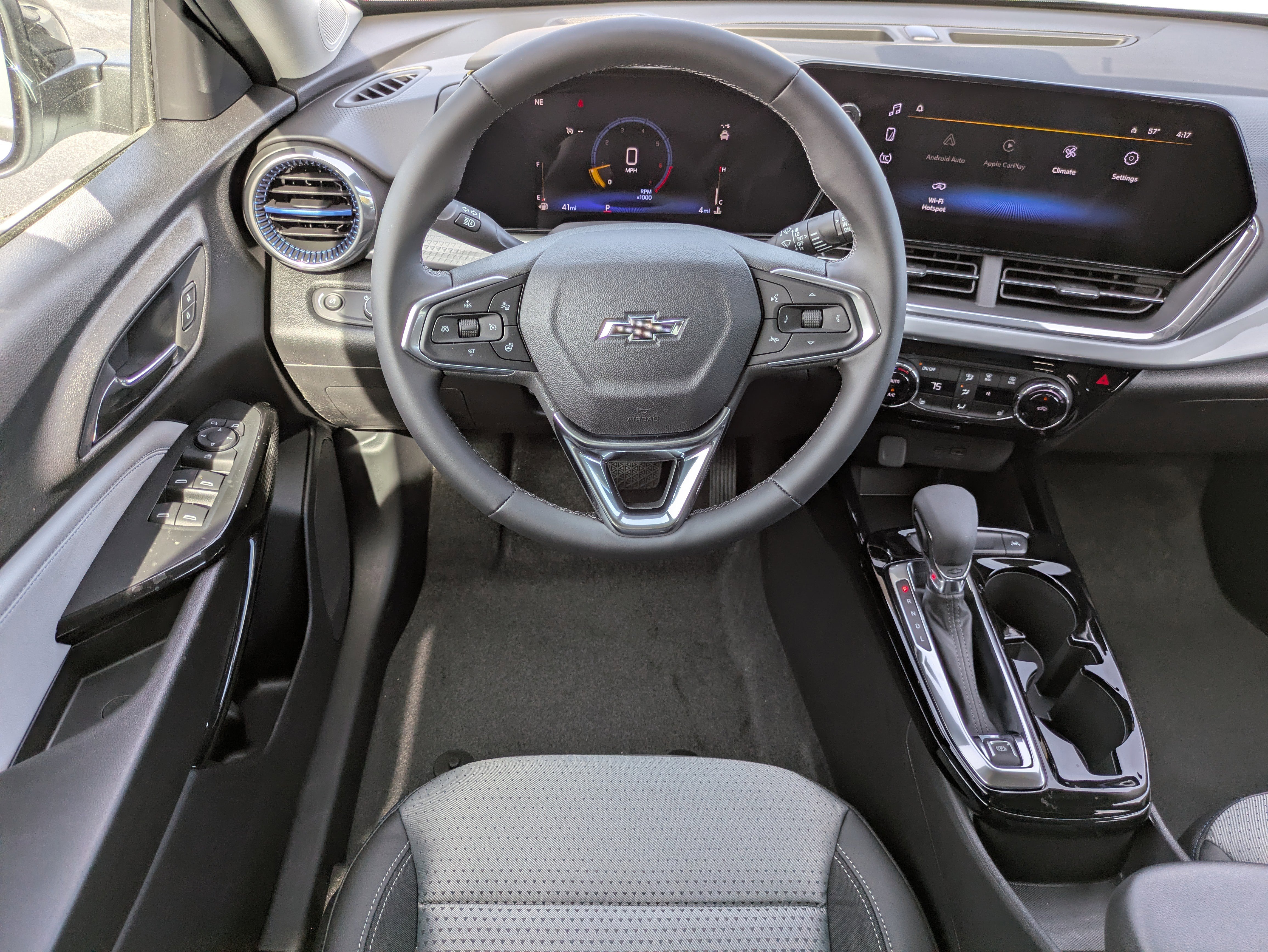 New 2026 Chevrolet Trax LT w/ Midnight Edition image 4