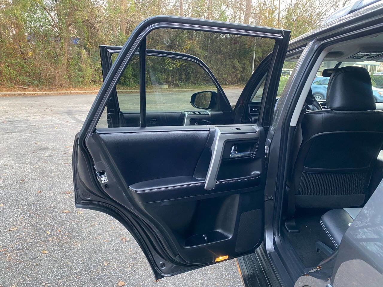 Used 2017 Toyota 4Runner SR5 Premium image 38