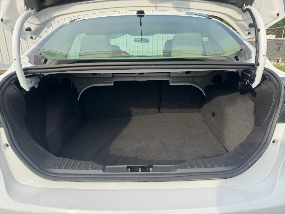 Used 2018 Ford Focus SE FWD image 19