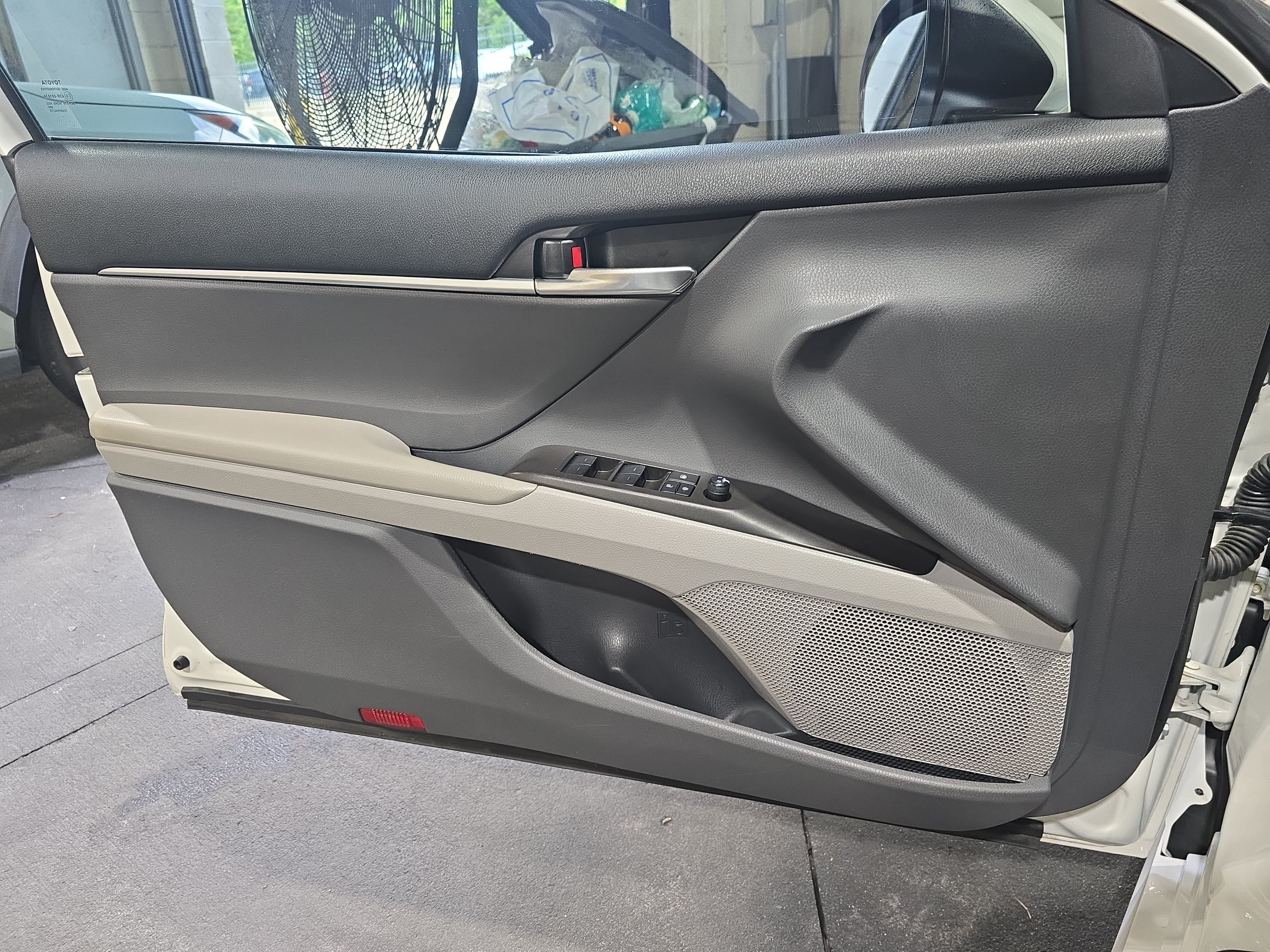 Used 2022 Toyota Camry LE FWD image 25