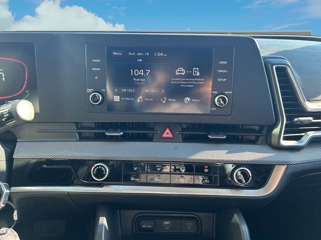 Used 2023 Kia Sportage LX image 16