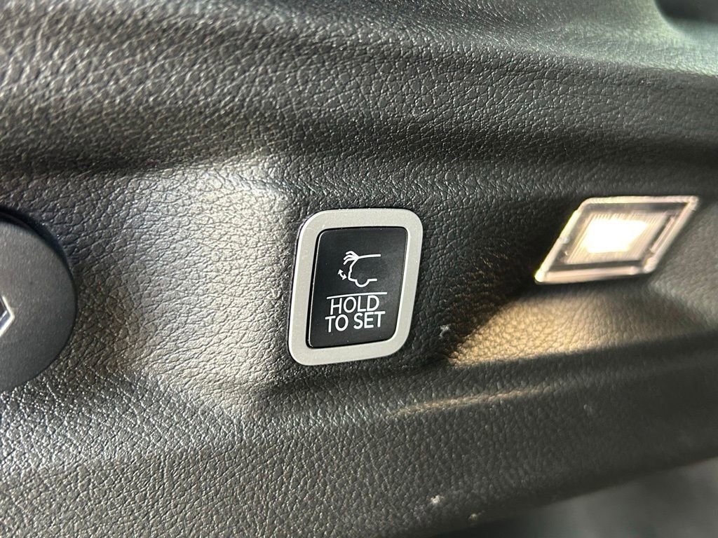 Certified 2023 Jeep Grand Cherokee L Laredo image 44