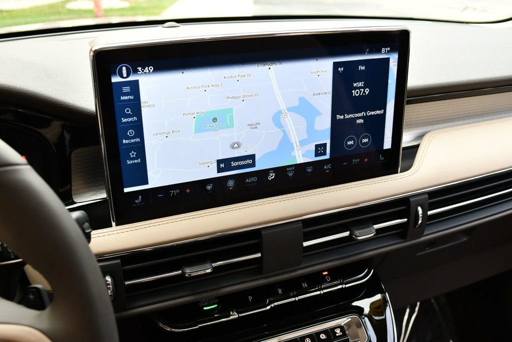 Used 2023 Lincoln Corsair FWD w/ Equipment Group 101A image 15