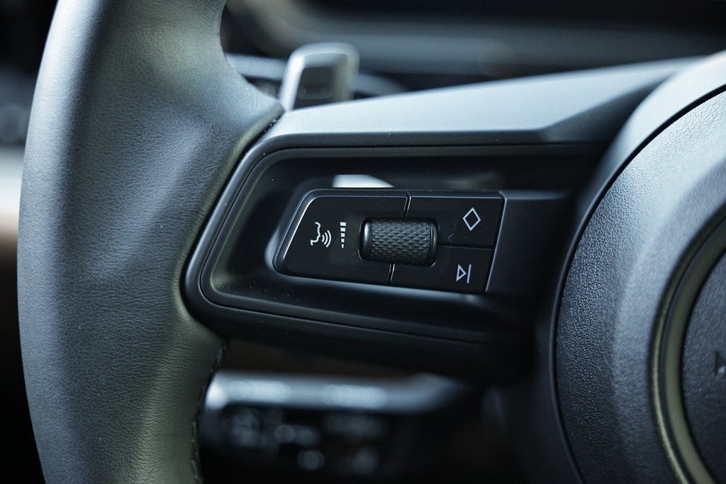 Certified 2025 Porsche Cayenne w/ Premium Package Plus image 37