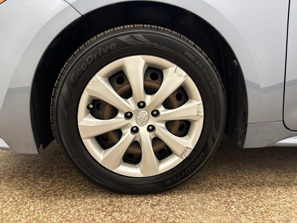 Used 2020 Toyota Corolla LE w/ Carpet Mat Package (TMS) FWD image 23