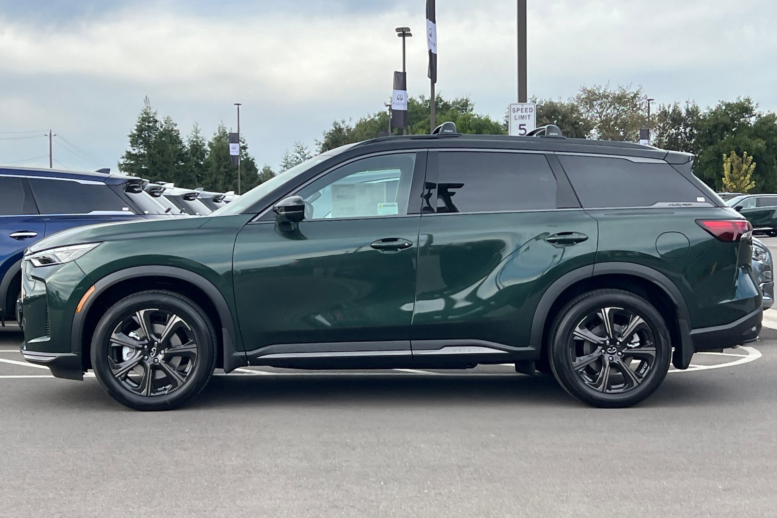 New 2026 INFINITI QX60 Autograph w/ Dark Cargo Package image 2