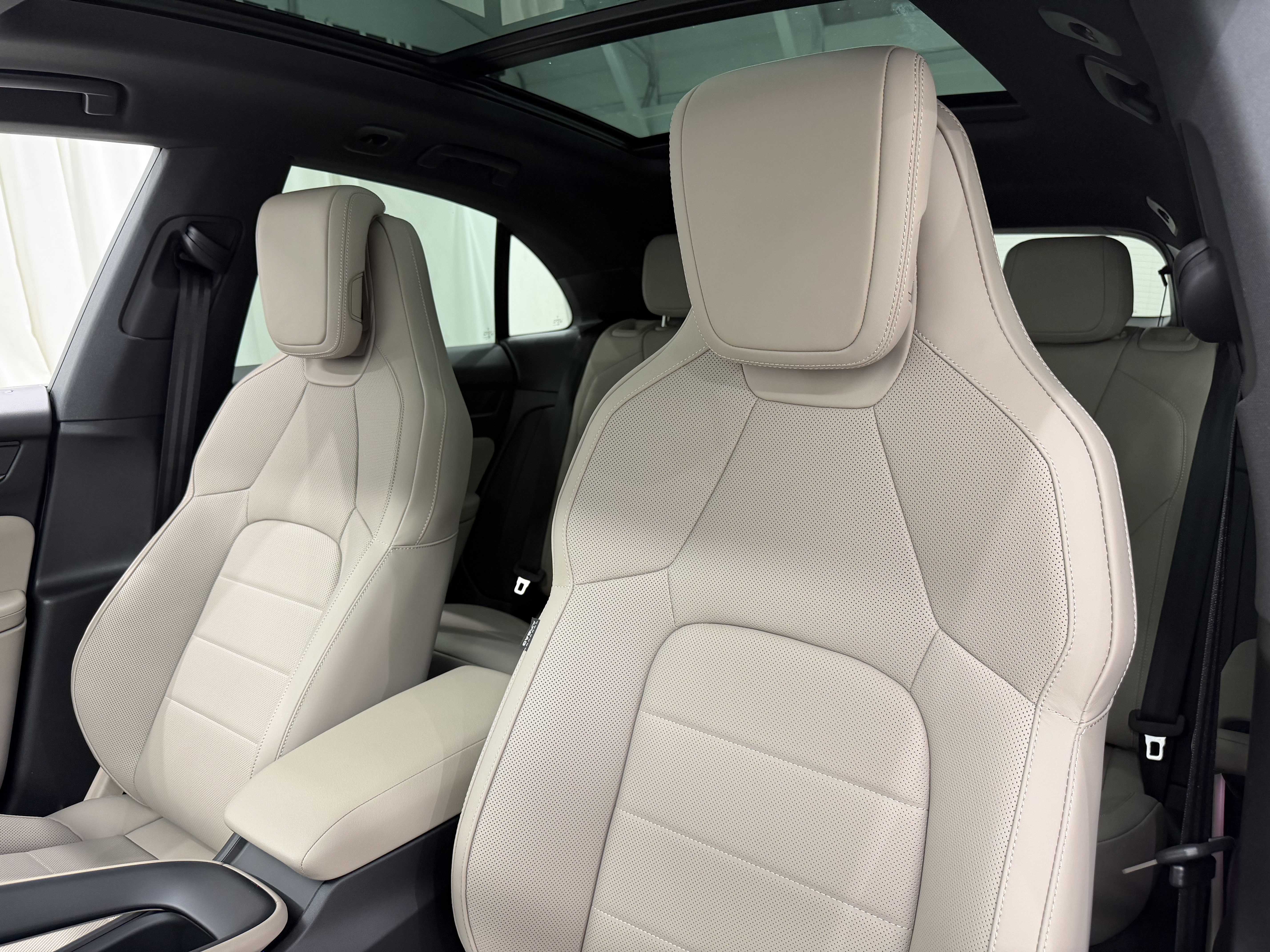 New 2026 Porsche Macan 4 Electric AWD/4WD image 5
