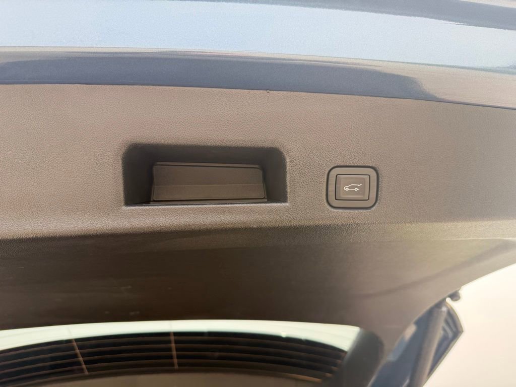 Used 2025 Buick Enclave Preferred image 7