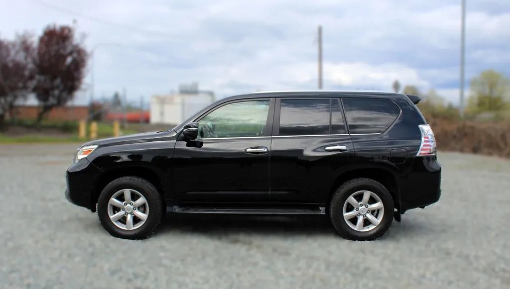 Used 2011 Lexus GX 460 w/ Convenience Pkg AWD/4WD image 4