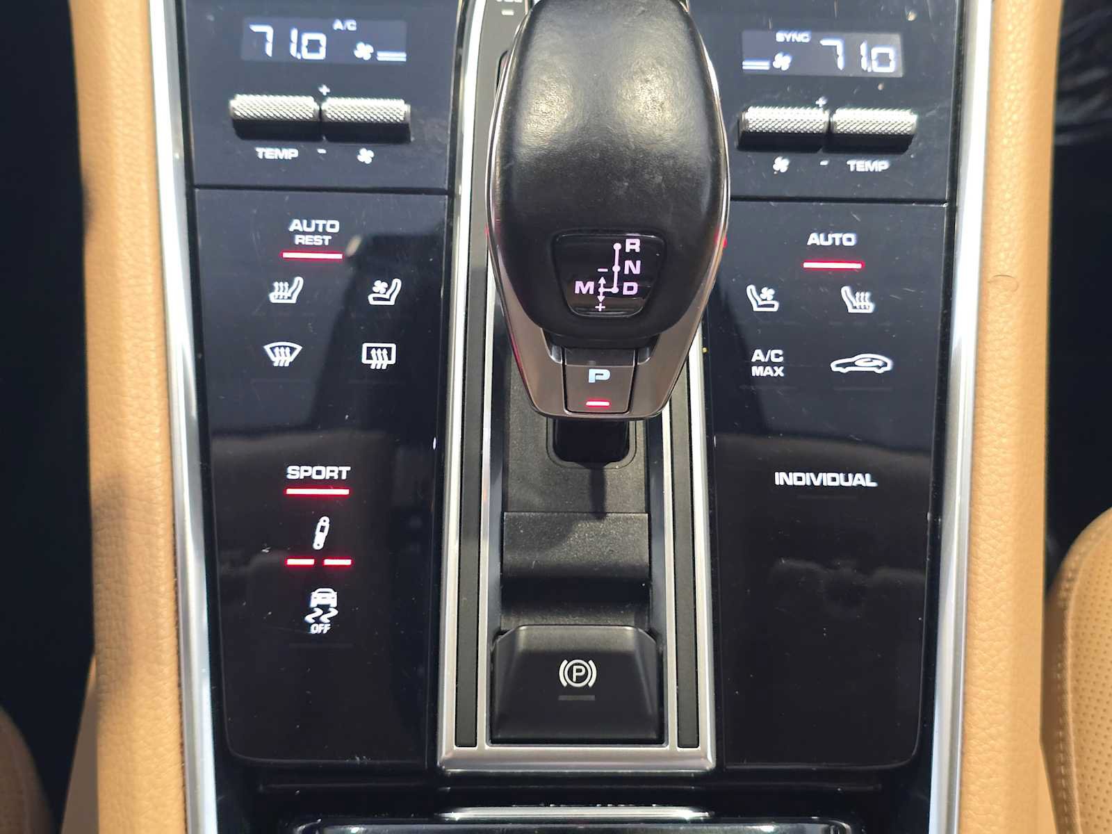 Used 2020 Porsche Panamera 4 AWD/4WD image 30