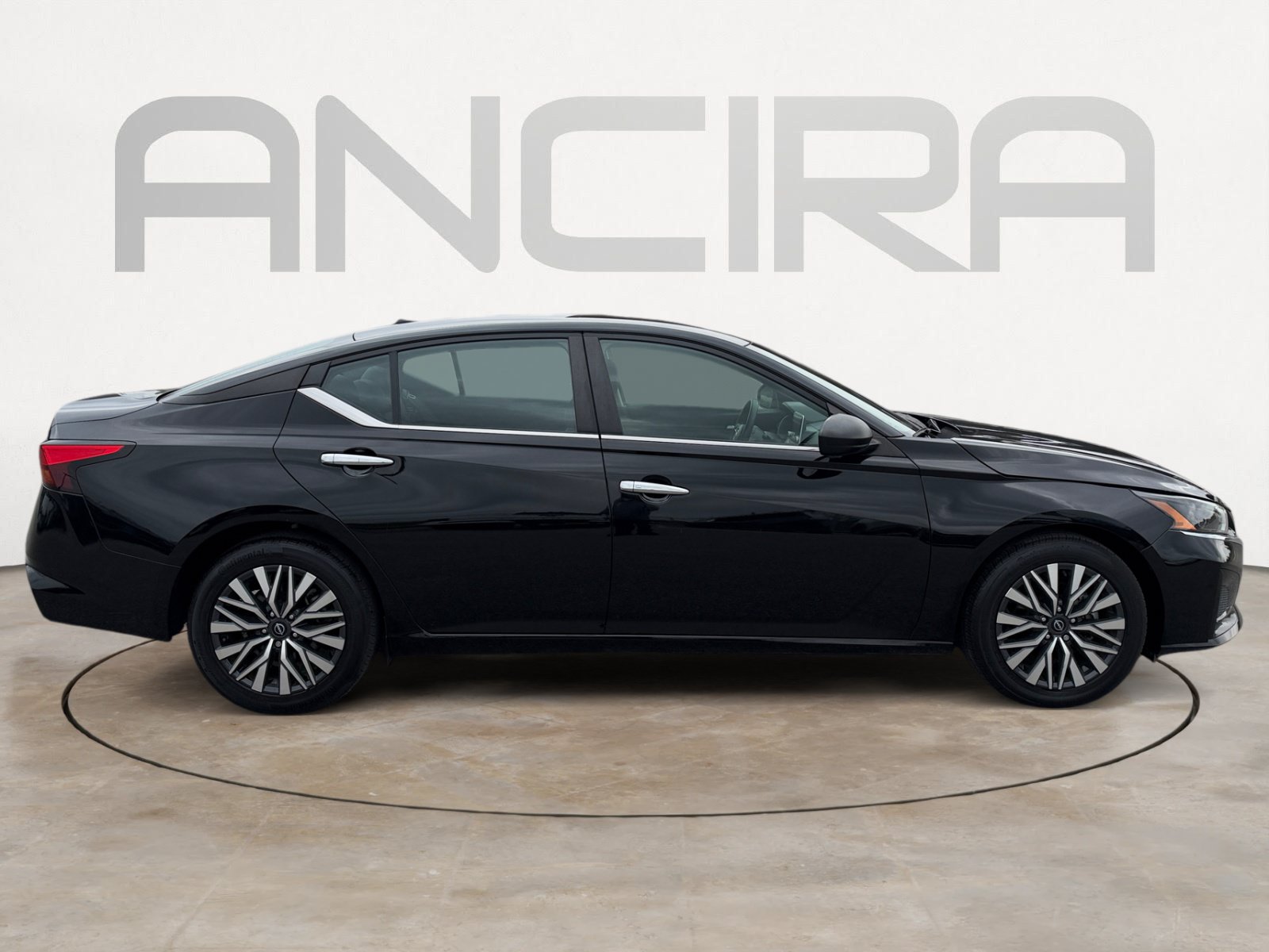 Used 2024 Nissan Altima 2.5 SV FWD image 13