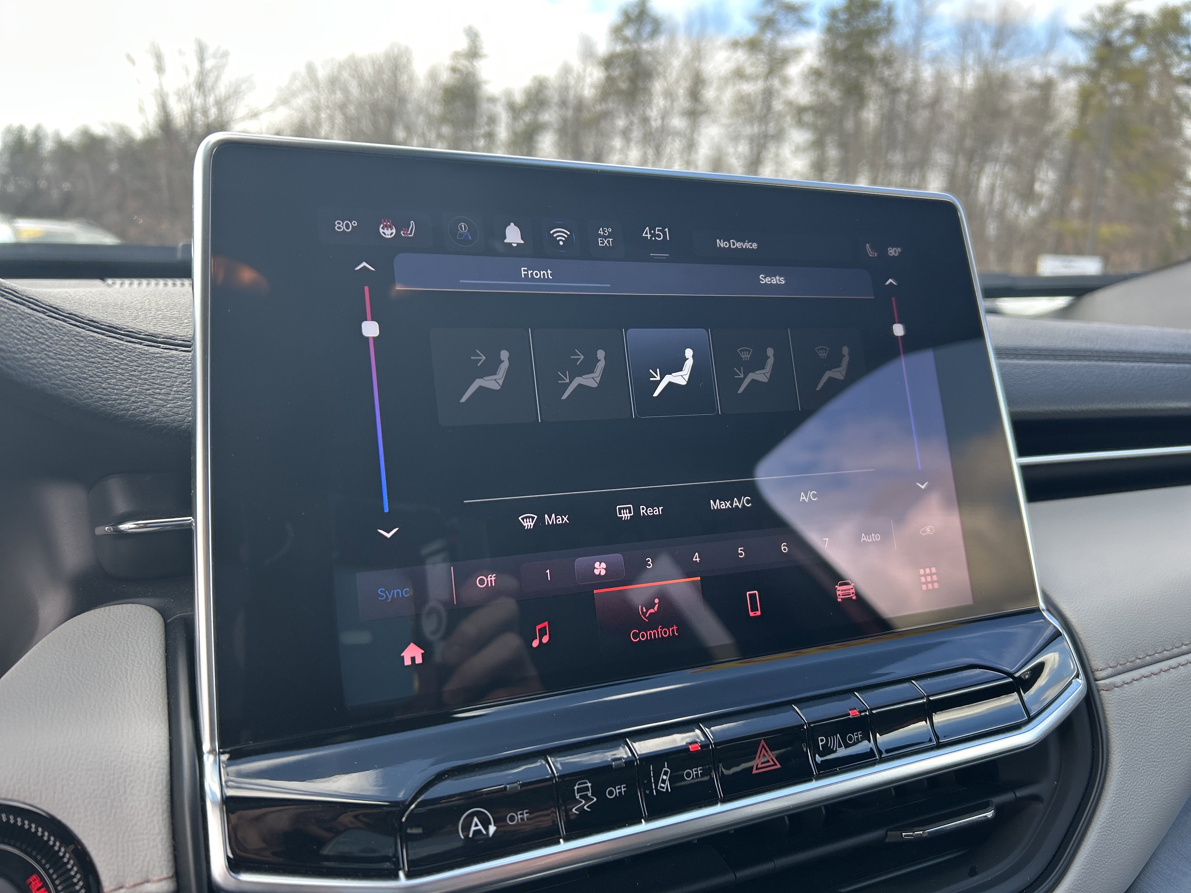 Used 2024 Jeep Compass Limited image 18