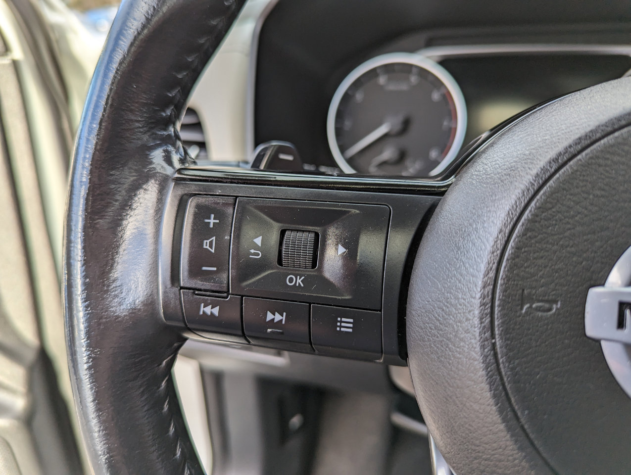 Used 2021 Nissan Rogue SV w/ Premium Package AWD/4WD image 16