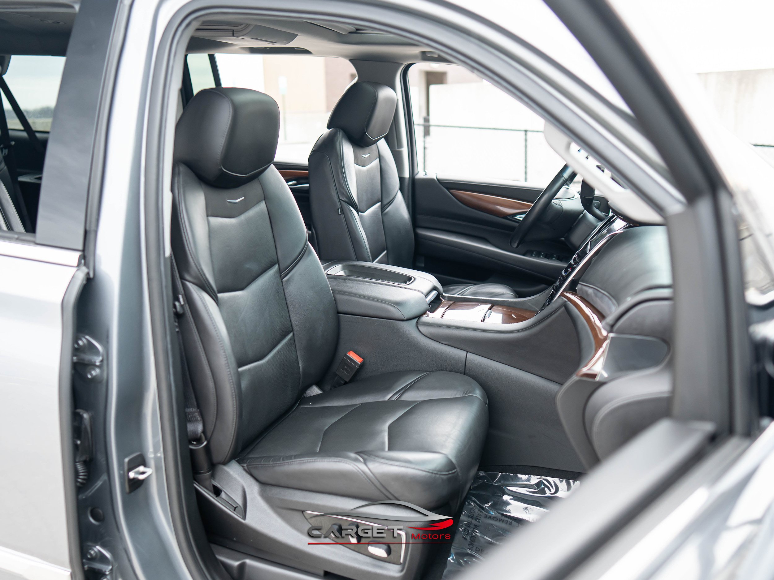 Used 2019 Cadillac Escalade ESV Luxury AWD/4WD image 17