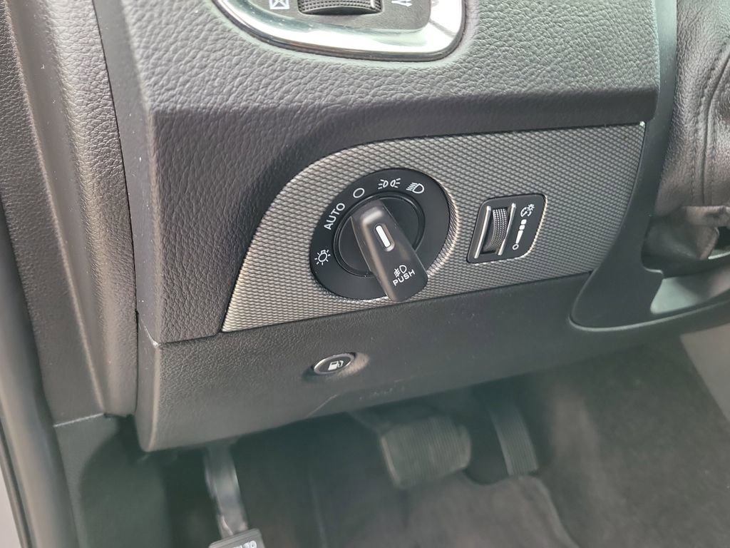 Used 2018 Dodge Durango GT w/ Premium Group AWD/4WD image 19