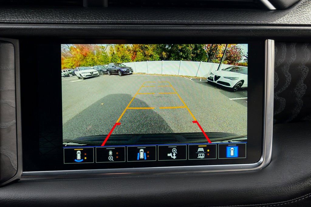 Used 2022 GMC Yukon XL Denali image 55