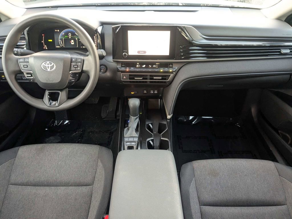 Used 2025 Toyota Camry LE image 14