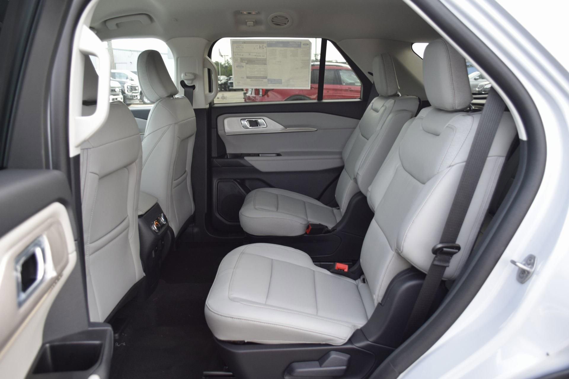 New 2026 Ford Explorer Active w/ Active Comfort Package image 20