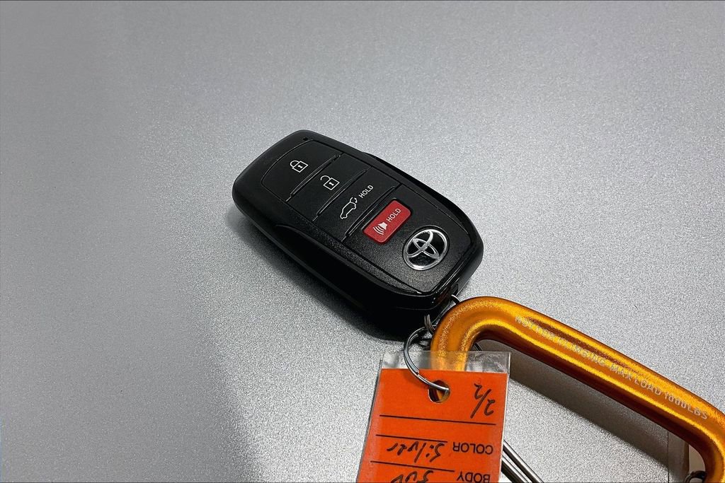 Used 2024 Toyota Highlander XLE image 13