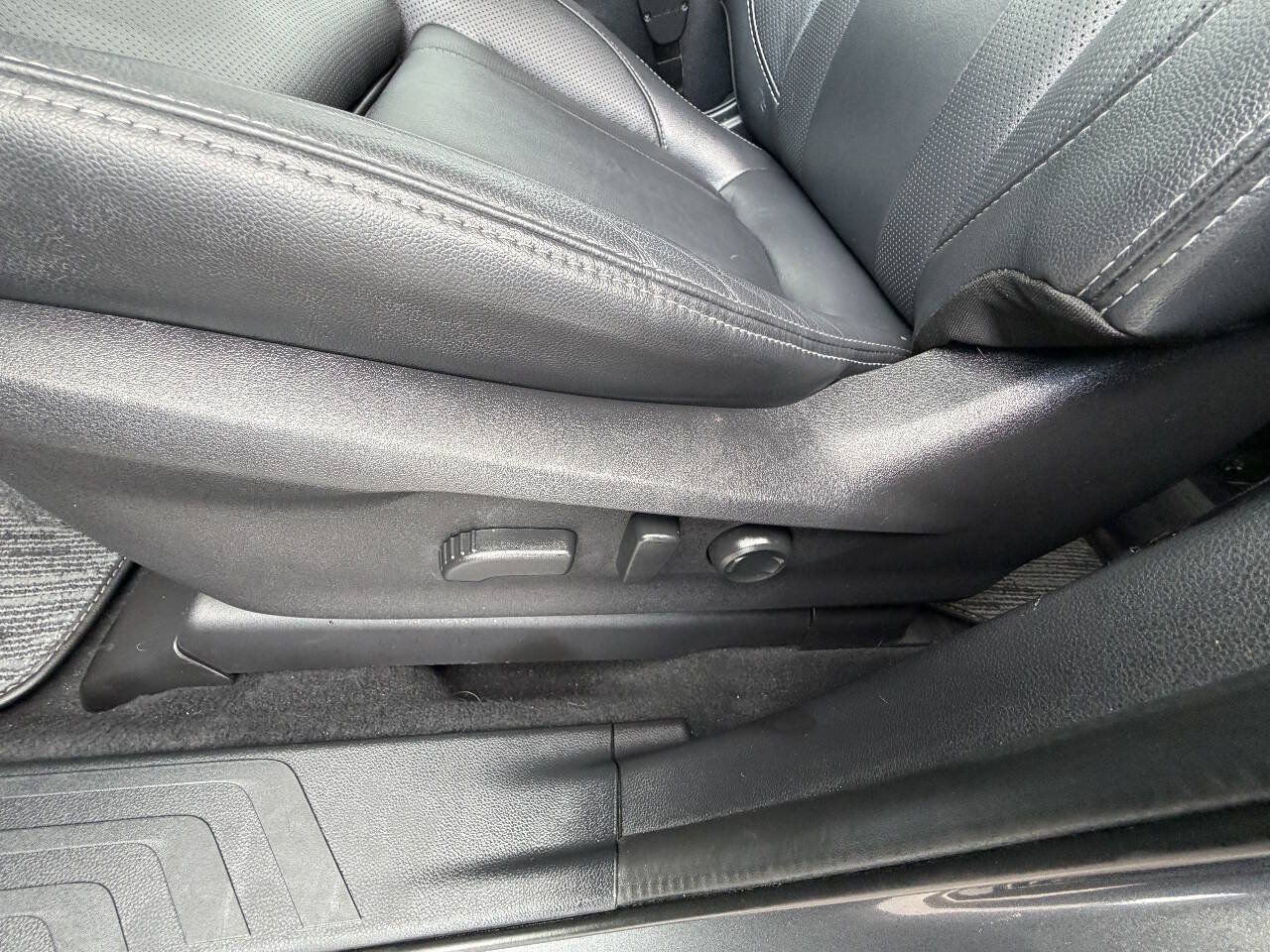 Used 2022 Subaru Ascent Limited AWD/4WD image 10