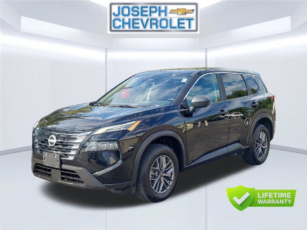 Used 2024 Nissan Rogue S FWD image 3
