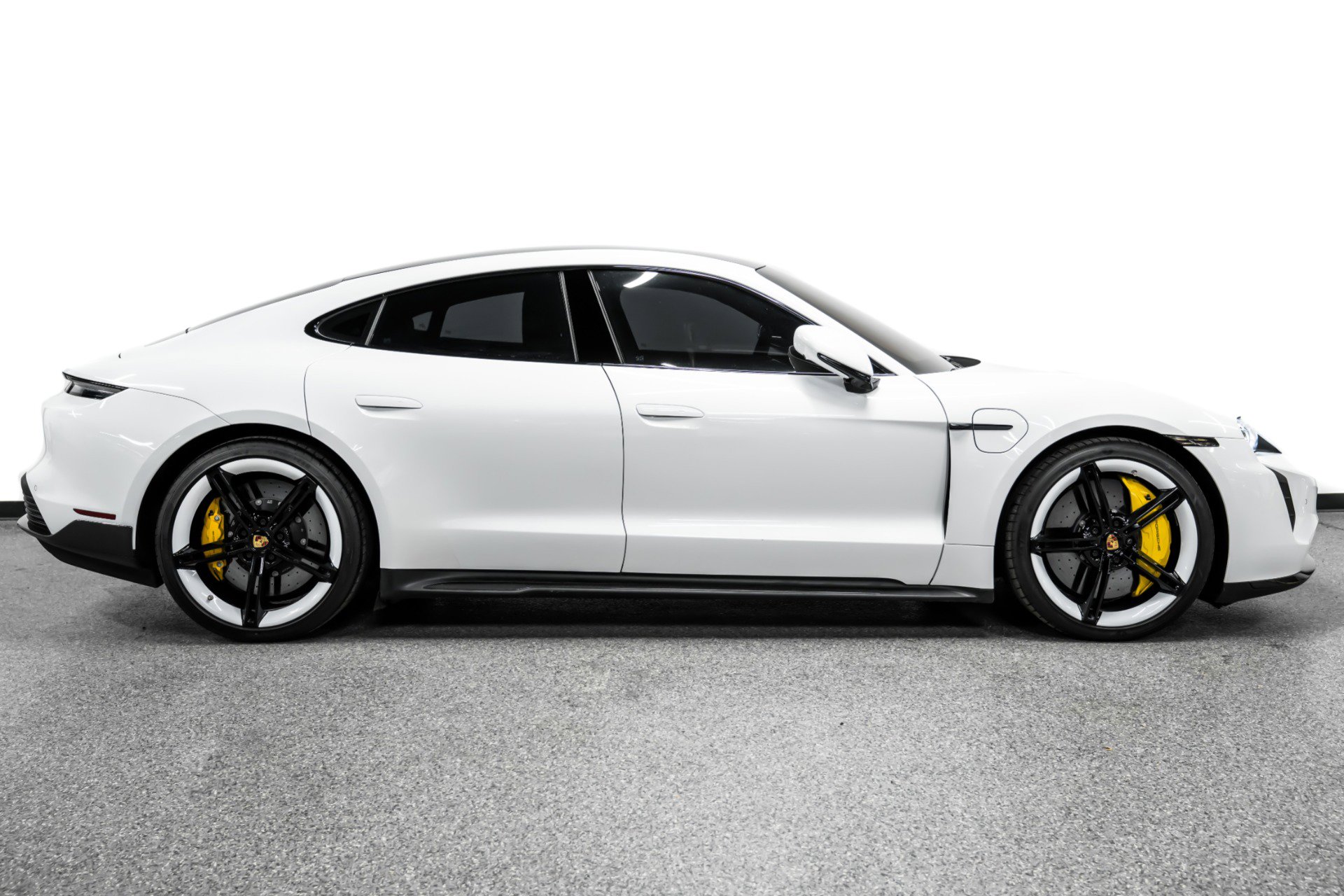 Used 2022 Porsche Taycan Turbo S image 43