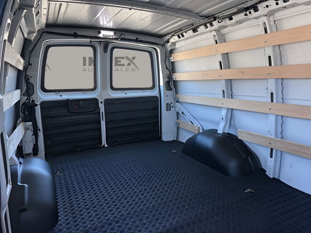 Used 2024 Chevrolet Express 2500 w/ Driver Convenience Package RWD image 10