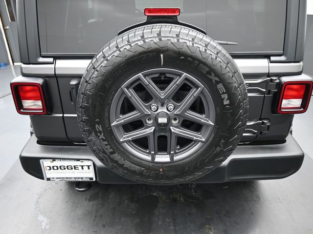 Used 2025 Jeep Wrangler Sport S image 10