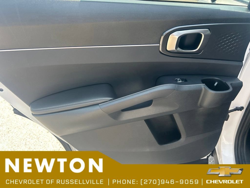Used 2023 Kia Sorento LX FWD image 38