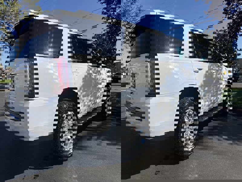 Used 2017 GMC Yukon SLT w/ Open Road Package image 12