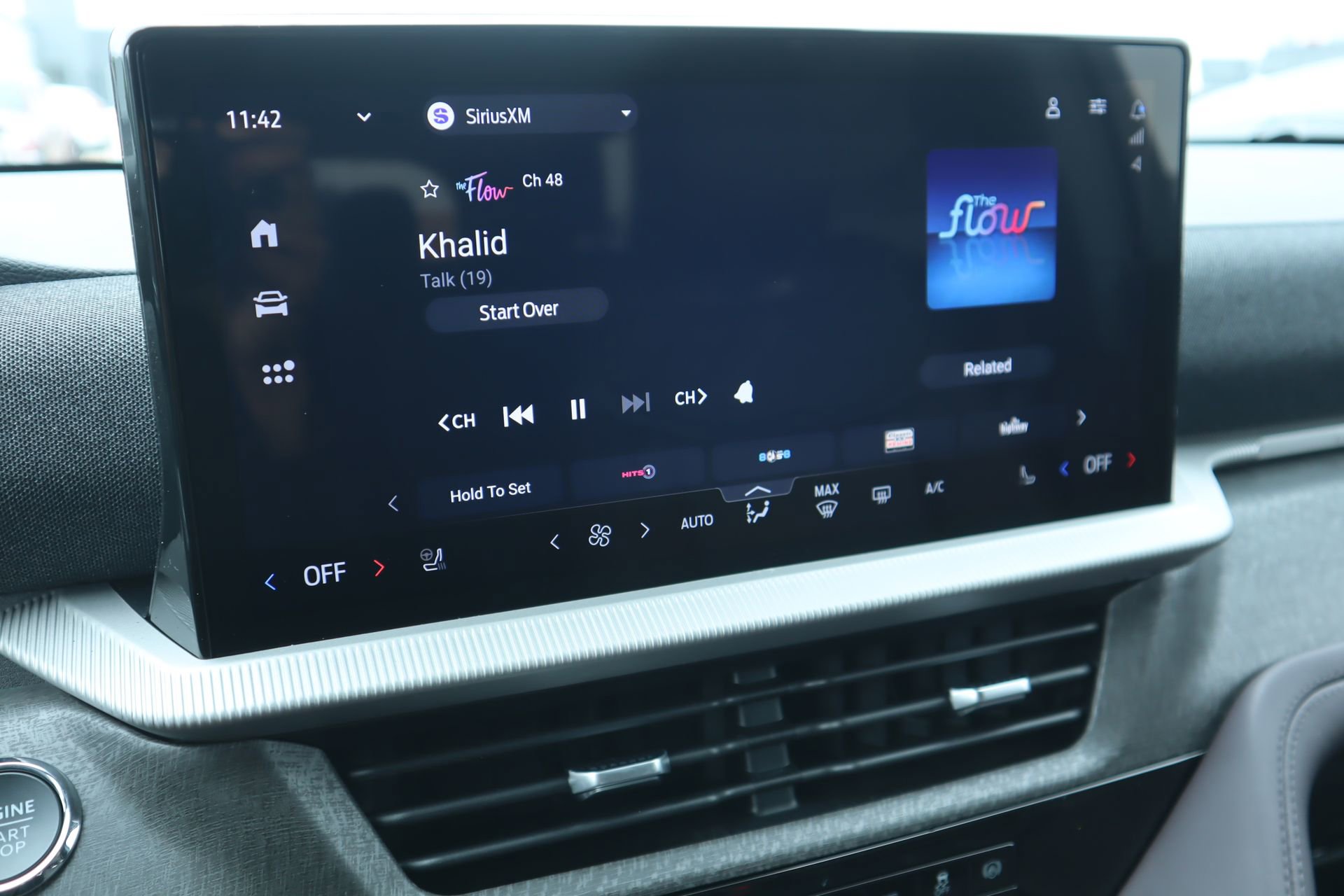 New 2026 Ford Explorer Platinum w/ LUX Leather Package AWD/4WD image 5