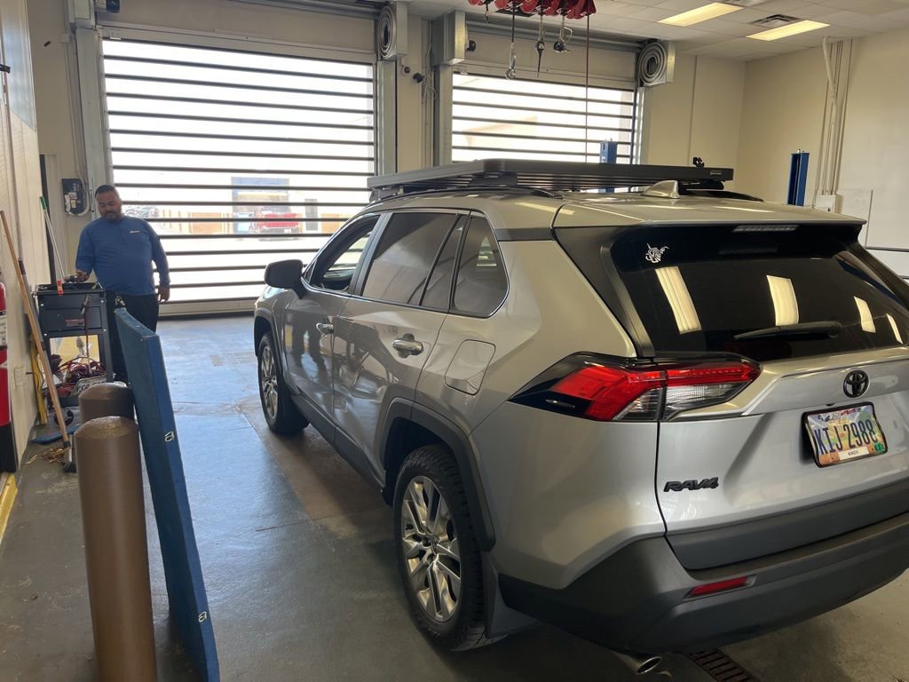 Used 2021 Toyota RAV4 XLE Premium AWD/4WD image 5