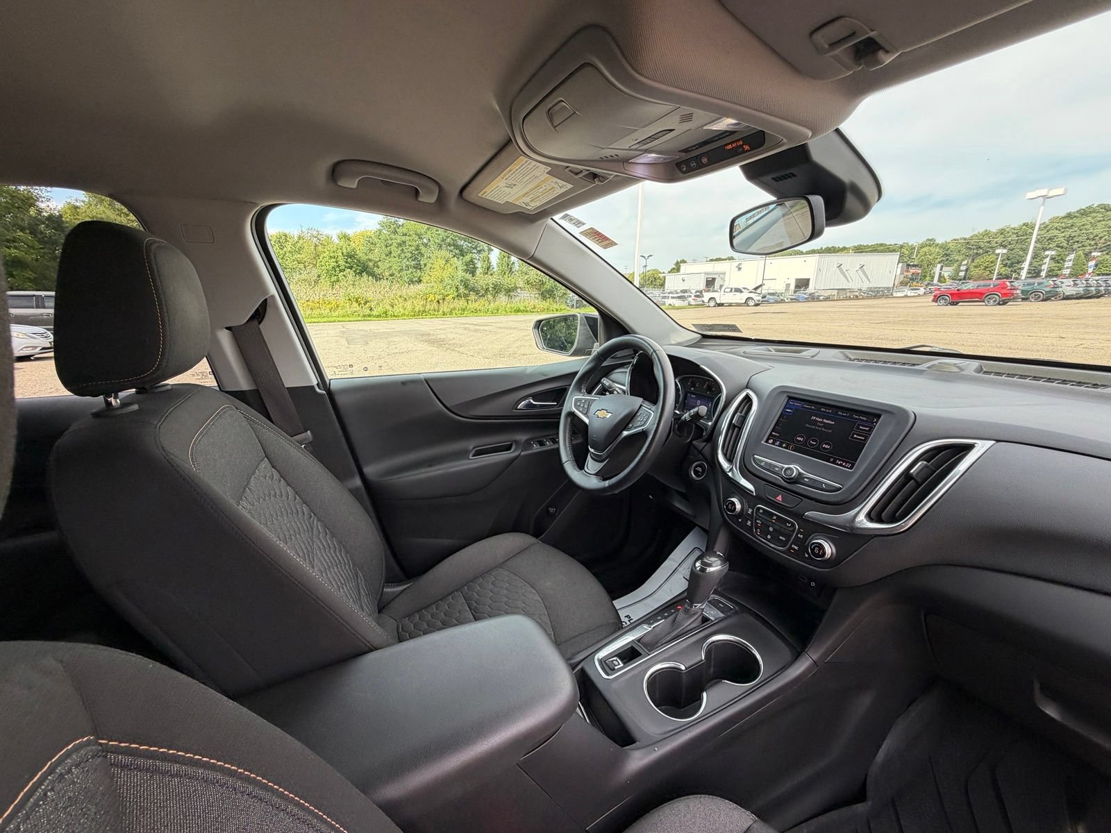 Used 2020 Chevrolet Equinox LT w/ Driver Convenience Package AWD/4WD image 44