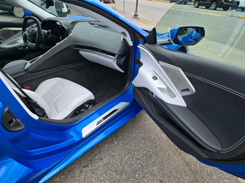 Used 2024 Chevrolet Corvette Stingray Premium Cpe w/ Z51 Performance Package RWD image 16