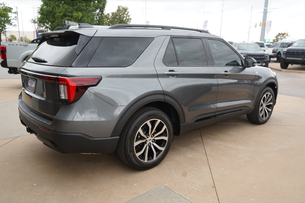 New 2027 Ford Explorer ST-Line AWD/4WD image 11