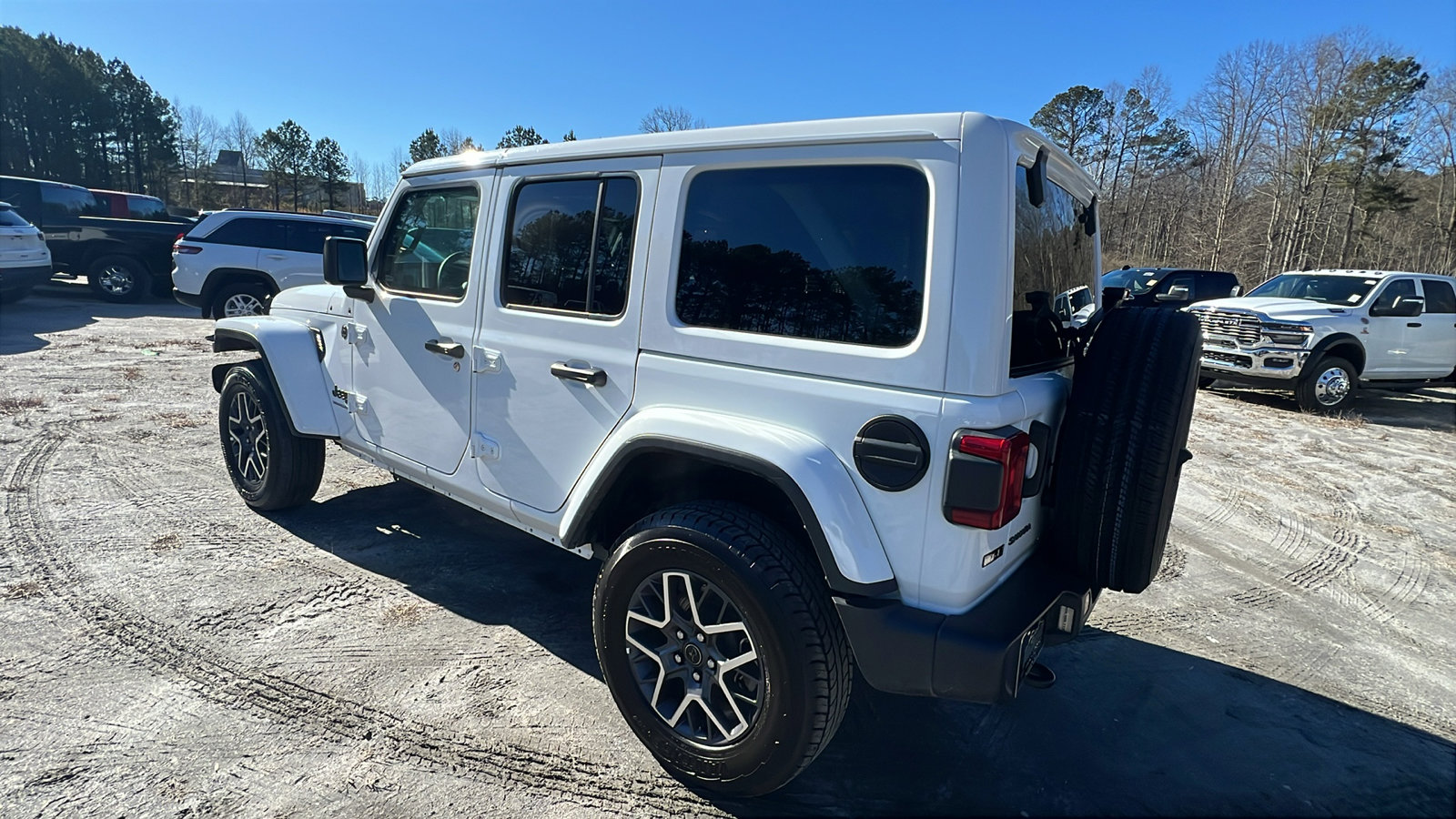 Used 2025 Jeep Wrangler Sahara image 10