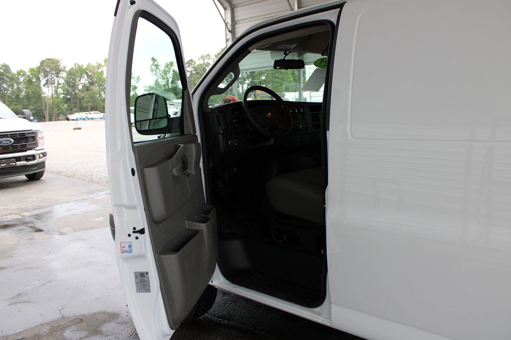Used 2025 Chevrolet Express 2500 Extended w/ Driver Convenience Package RWD image 23