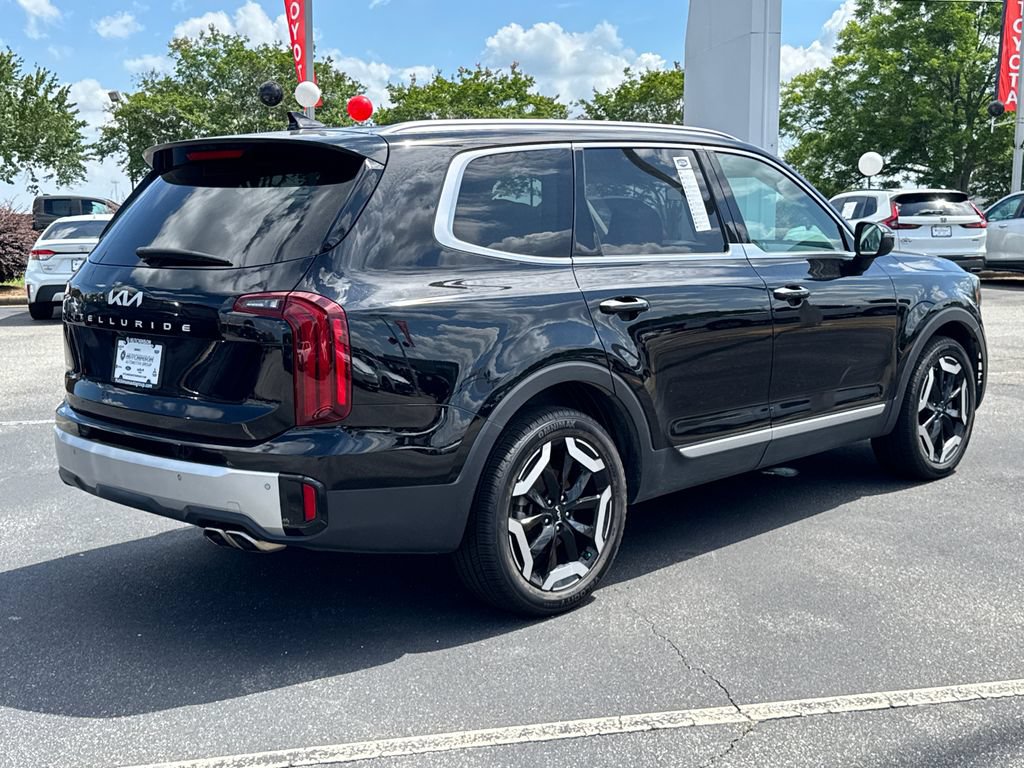 Used 2024 Kia Telluride S w/ S Sunroof Package FWD image 3