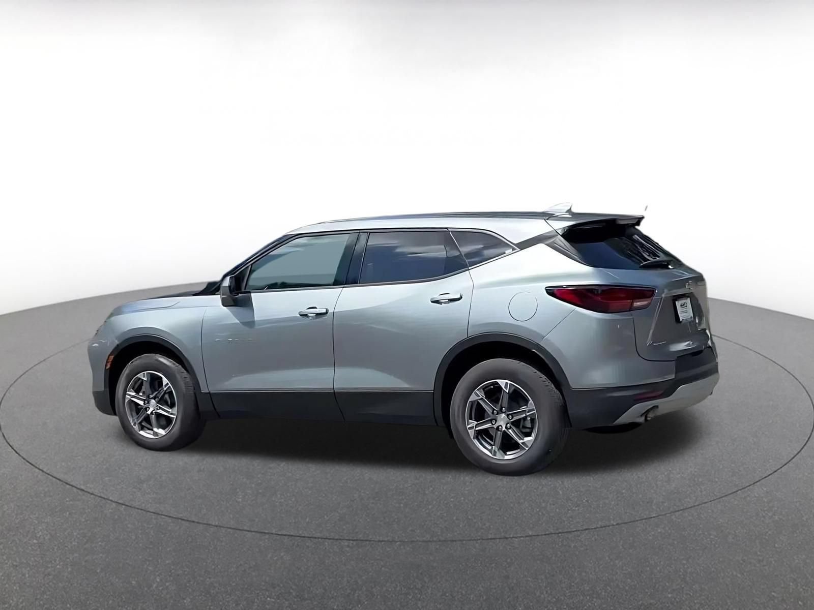 Used 2026 Chevrolet Blazer LT FWD image 9