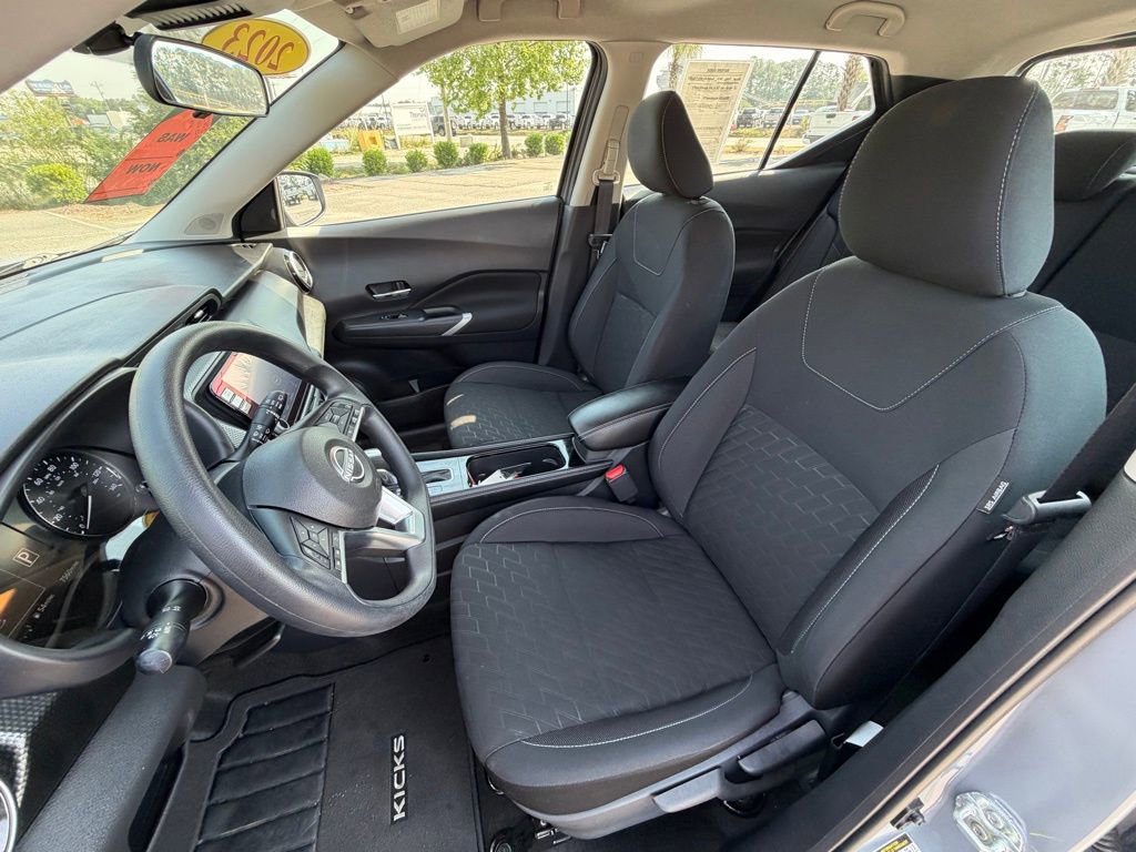 Used 2023 Nissan Kicks SV FWD image 11