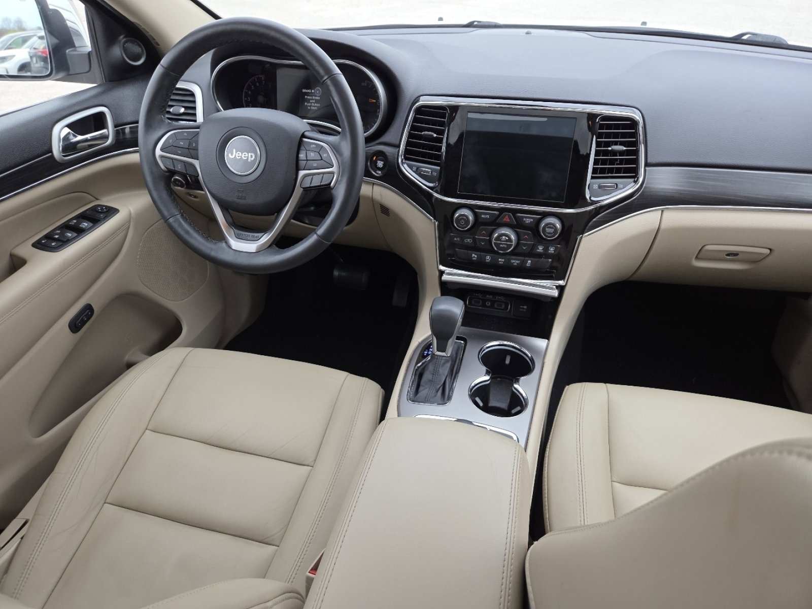 Used 2019 Jeep Grand Cherokee Limited AWD/4WD image 24