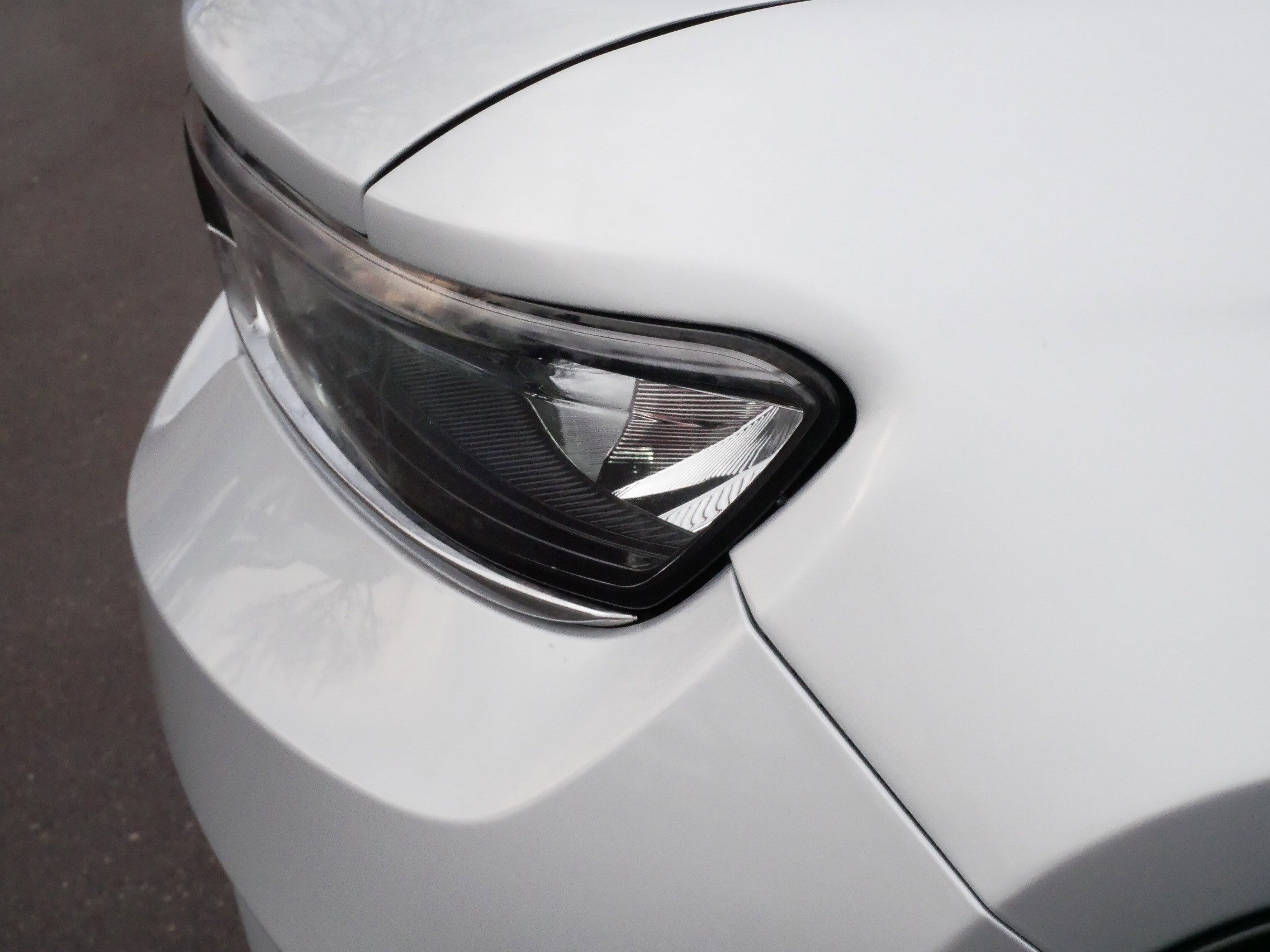 Used 2023 Jeep Grand Cherokee Limited w/ Luxury Tech Group II image 16