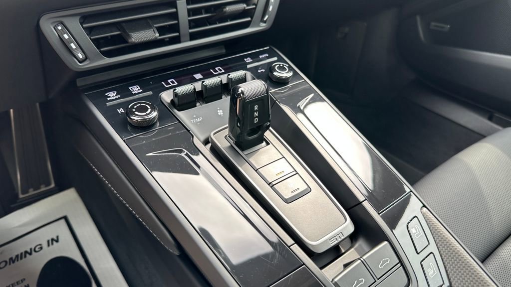 Used 2025 Porsche 911 Carrera image 12