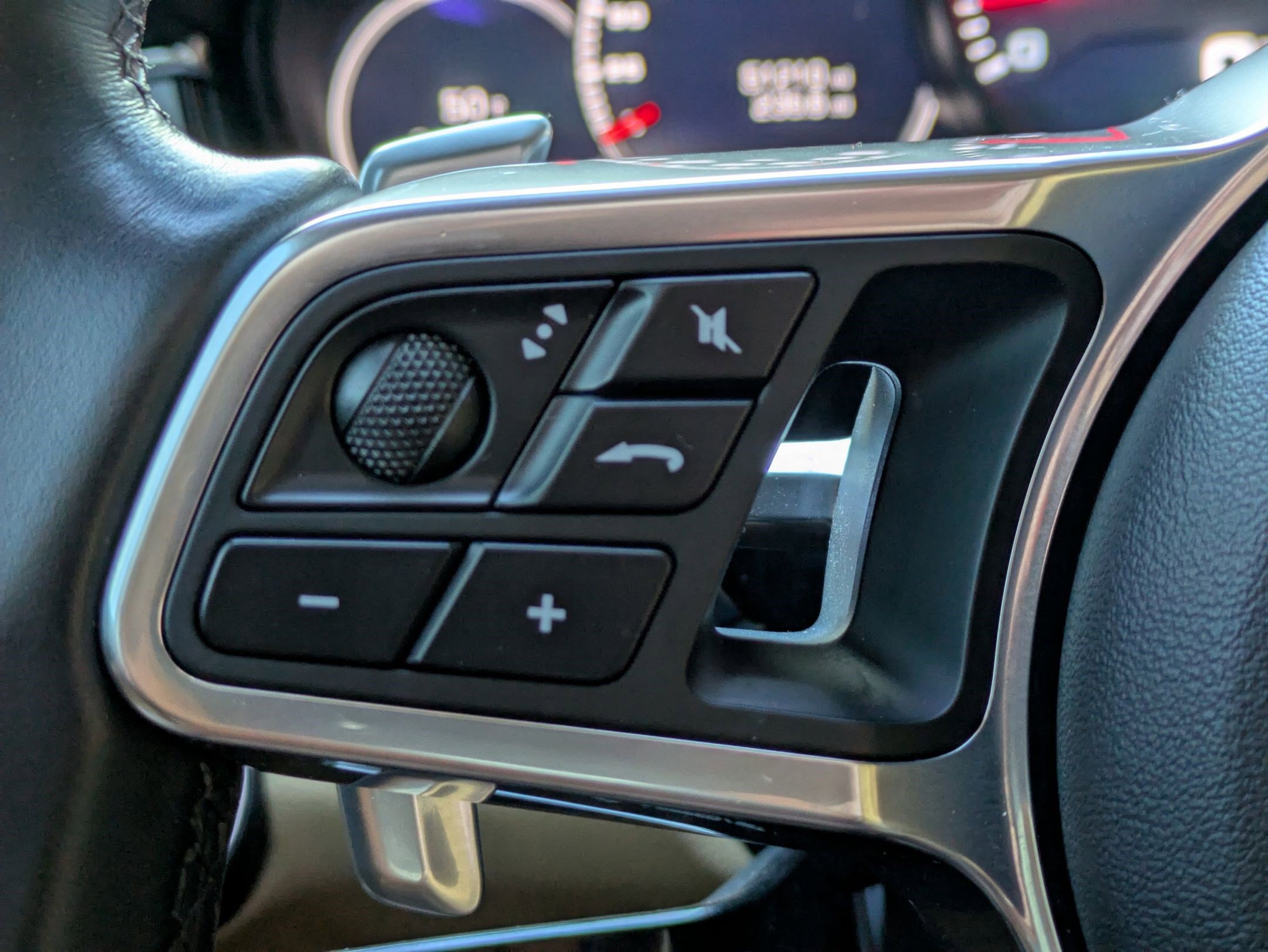 Used 2018 Porsche Panamera 4 image 13