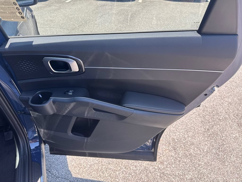 Certified 2025 Kia Sorento S w/ Panoramic Sunroof Package FWD image 16