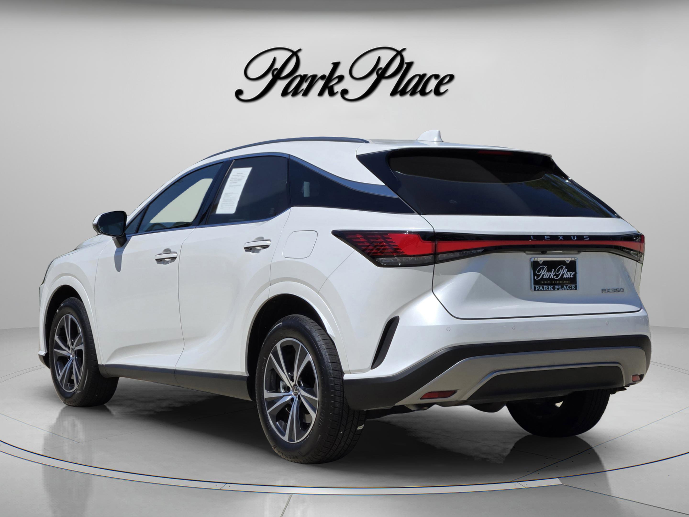 Used 2025 Lexus RX 350 Premium w/ Accessory Package (Z1) FWD image 3